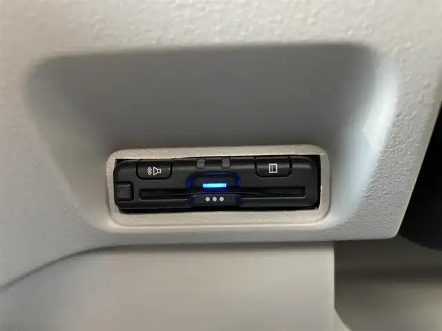 ホンダ Ｎ ＢＯＸ 石川県 2024(令6)年 0.6万km プラチナホワイトパール ホンダセンシング/社外メモリーナビ/CD/DVD/フルセグTV/バックカメラ/LEDヘッドライト/ETC/スマートキー/プッシュスタート/レーダークルーズ/ドライブレコーダー/シートヒーター/両側パワースライドドア/レーンキープ/オートライト/保証書