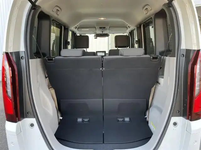 ホンダ Ｎ ＢＯＸ 石川県 2024(令6)年 0.6万km プラチナホワイトパール ホンダセンシング/社外メモリーナビ/CD/DVD/フルセグTV/バックカメラ/LEDヘッドライト/ETC/スマートキー/プッシュスタート/レーダークルーズ/ドライブレコーダー/シートヒーター/両側パワースライドドア/レーンキープ/オートライト/保証書