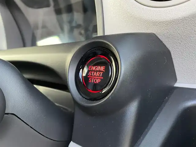 ホンダ Ｎ ＢＯＸ 石川県 2024(令6)年 0.6万km プラチナホワイトパール ホンダセンシング/社外メモリーナビ/CD/DVD/フルセグTV/バックカメラ/LEDヘッドライト/ETC/スマートキー/プッシュスタート/レーダークルーズ/ドライブレコーダー/シートヒーター/両側パワースライドドア/レーンキープ/オートライト/保証書