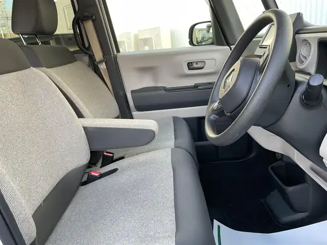 ホンダ Ｎ ＢＯＸ 石川県 2024(令6)年 0.6万km プラチナホワイトパール ホンダセンシング/社外メモリーナビ/CD/DVD/フルセグTV/バックカメラ/LEDヘッドライト/ETC/スマートキー/プッシュスタート/レーダークルーズ/ドライブレコーダー/シートヒーター/両側パワースライドドア/レーンキープ/オートライト/保証書