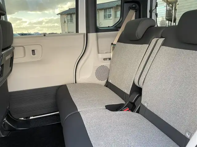 ホンダ Ｎ ＢＯＸ 石川県 2024(令6)年 0.6万km プラチナホワイトパール ホンダセンシング/社外メモリーナビ/CD/DVD/フルセグTV/バックカメラ/LEDヘッドライト/ETC/スマートキー/プッシュスタート/レーダークルーズ/ドライブレコーダー/シートヒーター/両側パワースライドドア/レーンキープ/オートライト/保証書