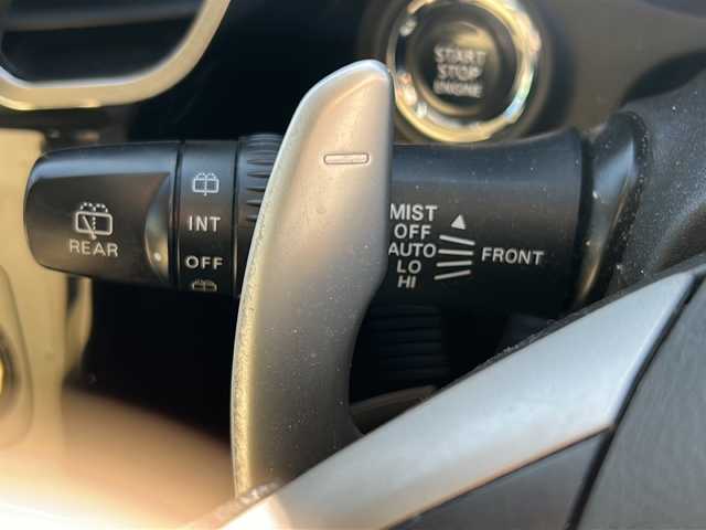 三菱 アウトランダー 24G セーフティパッケージ 鹿児島県 2015(平27)年 14.8万km シルキーホワイト ４WD/ETC/MTモード付AT/前方ドライブレコーダー/バックカメラ/プッシュスタート/スマートキー/クルーズコントロール/純正フロアマット/純正18インチAW/横滑り防止装置/レーンキープアシスト/シートカバー