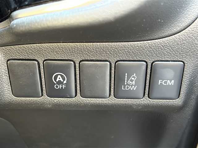 三菱 アウトランダー 24G セーフティパッケージ 鹿児島県 2015(平27)年 14.8万km シルキーホワイト ４WD/ETC/MTモード付AT/前方ドライブレコーダー/バックカメラ/プッシュスタート/スマートキー/クルーズコントロール/純正フロアマット/純正18インチAW/横滑り防止装置/レーンキープアシスト/シートカバー