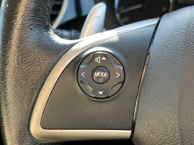 三菱 アウトランダー 24G セーフティパッケージ 鹿児島県 2015(平27)年 14.8万km シルキーホワイト ４WD/ETC/MTモード付AT/前方ドライブレコーダー/バックカメラ/プッシュスタート/スマートキー/クルーズコントロール/純正フロアマット/純正18インチAW/横滑り防止装置/レーンキープアシスト/シートカバー