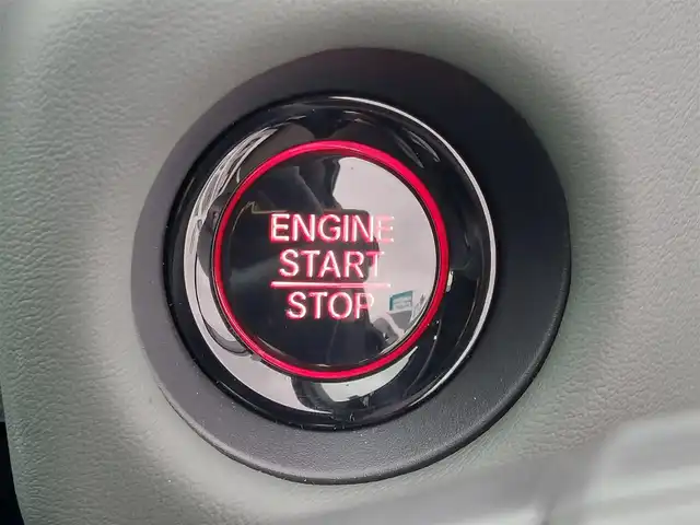 ホンダ フリード クロスター 東京都 2024(令6)年 0.6万km クリスタルブラックパール Honda SENSING/・衝突軽減ブレーキ/・誤発進抑制機能/・路外逸脱抑制機能/・アダプティブクルーズコントロール/・車線維持支援システム/・先行車発進お知らせ機能/・ブラインドスポットインフォメーション/・コーナーセンサー/プッシュスタート/純正ナビ/フルセグTV/バックカメラ/両側パワースライドドア/ハーフレザーシート/シートヒーター/後席ロールサンシェード/ルーフレール/LEDヘッドライト/オートライト/ドアバイザー/15インチ純正アルミホイール/スマートキー