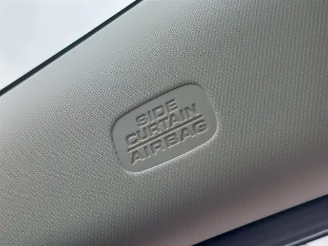 ホンダ フリード クロスター 東京都 2024(令6)年 0.6万km クリスタルブラックパール Honda SENSING/・衝突軽減ブレーキ/・誤発進抑制機能/・路外逸脱抑制機能/・アダプティブクルーズコントロール/・車線維持支援システム/・先行車発進お知らせ機能/・ブラインドスポットインフォメーション/・コーナーセンサー/プッシュスタート/純正ナビ/フルセグTV/バックカメラ/両側パワースライドドア/ハーフレザーシート/シートヒーター/後席ロールサンシェード/ルーフレール/LEDヘッドライト/オートライト/ドアバイザー/15インチ純正アルミホイール/スマートキー