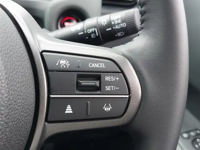 ホンダ フリード クロスター 東京都 2024(令6)年 0.6万km クリスタルブラックパール Honda SENSING/・衝突軽減ブレーキ/・誤発進抑制機能/・路外逸脱抑制機能/・アダプティブクルーズコントロール/・車線維持支援システム/・先行車発進お知らせ機能/・ブラインドスポットインフォメーション/・コーナーセンサー/プッシュスタート/純正ナビ/フルセグTV/バックカメラ/両側パワースライドドア/ハーフレザーシート/シートヒーター/後席ロールサンシェード/ルーフレール/LEDヘッドライト/オートライト/ドアバイザー/15インチ純正アルミホイール/スマートキー