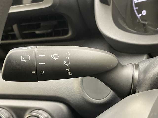 トヨタ ヤリス X 愛知県 2020(令2)年 5.3万km スーパーホワイトⅡ 衝突軽減システム/純正DAナビ/レーダークルーズコントロール/Bluetooth/バックカメラ/コーナーセンサー/オートマチックハイビーム/ドライブレコーダー/ETC/ステアリングスイッチ/スマートキー/プッシュスタート