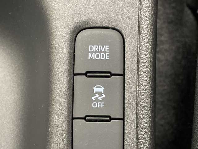 トヨタ ヤリス X 愛知県 2020(令2)年 5.3万km スーパーホワイトⅡ 衝突軽減システム/純正DAナビ/レーダークルーズコントロール/Bluetooth/バックカメラ/コーナーセンサー/オートマチックハイビーム/ドライブレコーダー/ETC/ステアリングスイッチ/スマートキー/プッシュスタート