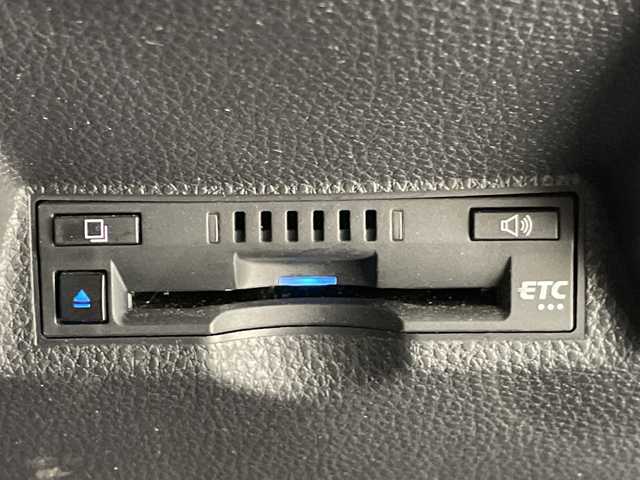 トヨタ ヤリス X 愛知県 2020(令2)年 5.3万km スーパーホワイトⅡ 衝突軽減システム/純正DAナビ/レーダークルーズコントロール/Bluetooth/バックカメラ/コーナーセンサー/オートマチックハイビーム/ドライブレコーダー/ETC/ステアリングスイッチ/スマートキー/プッシュスタート