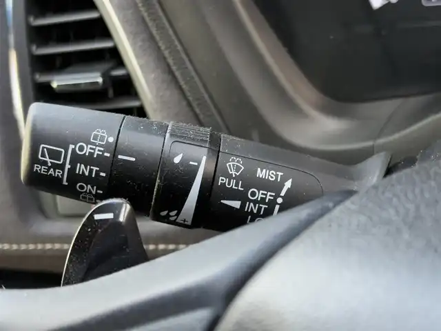 ホンダ ヴェゼル RS ホンダセンシング 大分県 2018(平30)年 8.8万km プラチナホワイトパール ・純正ナビ(CD/DVD/BT/SD/USB/HDMI)/・バックカメラ/・フルセグテレビ/・シートヒーター/・レーダークルーズコントロール/・ドライブレコーダー/・ETC/・ブレーキホールド/・アイドリングストップ/・ステアリングリモコン/・スマートキー/・プッシュスタートボタン