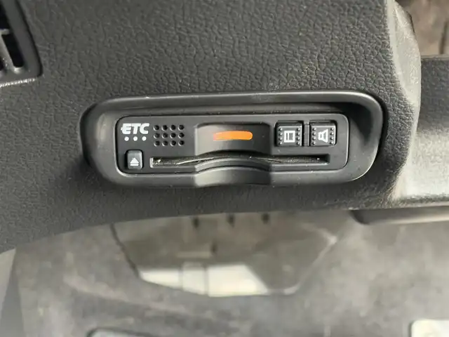 ホンダ ヴェゼル RS ホンダセンシング 大分県 2018(平30)年 8.8万km プラチナホワイトパール ・純正ナビ(CD/DVD/BT/SD/USB/HDMI)/・バックカメラ/・フルセグテレビ/・シートヒーター/・レーダークルーズコントロール/・ドライブレコーダー/・ETC/・ブレーキホールド/・アイドリングストップ/・ステアリングリモコン/・スマートキー/・プッシュスタートボタン