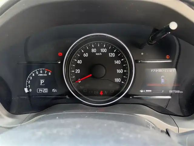 ホンダ ヴェゼル RS ホンダセンシング 大分県 2018(平30)年 8.8万km プラチナホワイトパール ・純正ナビ(CD/DVD/BT/SD/USB/HDMI)/・バックカメラ/・フルセグテレビ/・シートヒーター/・レーダークルーズコントロール/・ドライブレコーダー/・ETC/・ブレーキホールド/・アイドリングストップ/・ステアリングリモコン/・スマートキー/・プッシュスタートボタン