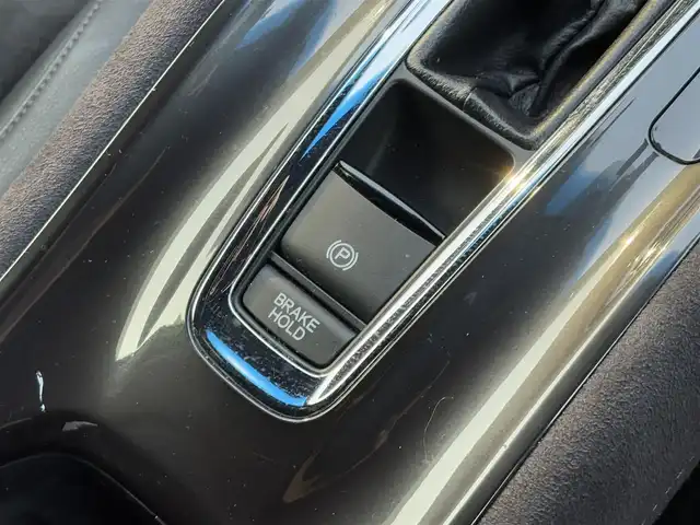 ホンダ ヴェゼル RS ホンダセンシング 大分県 2018(平30)年 8.8万km プラチナホワイトパール ・純正ナビ(CD/DVD/BT/SD/USB/HDMI)/・バックカメラ/・フルセグテレビ/・シートヒーター/・レーダークルーズコントロール/・ドライブレコーダー/・ETC/・ブレーキホールド/・アイドリングストップ/・ステアリングリモコン/・スマートキー/・プッシュスタートボタン