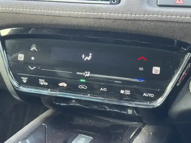 ホンダ ヴェゼル RS ホンダセンシング 大分県 2018(平30)年 8.8万km プラチナホワイトパール ・純正ナビ(CD/DVD/BT/SD/USB/HDMI)/・バックカメラ/・フルセグテレビ/・シートヒーター/・レーダークルーズコントロール/・ドライブレコーダー/・ETC/・ブレーキホールド/・アイドリングストップ/・ステアリングリモコン/・スマートキー/・プッシュスタートボタン