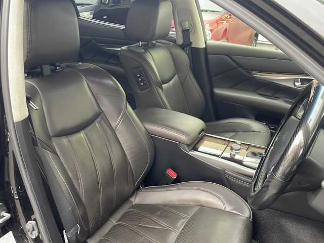 日産 シーマ ハイブリッド VIP G 福岡県 2014(平26)年 17.2万km ガーネットブラック 純正メーカーナビ/（AM/FM/CD/DVD/AUX/ワンセグTV）/横滑り防止/クルーズコントロール追従あり/後部座席用モニター×2/パワーシート（運転席/助手席）/BOSEスピーカー/サンルーフ/シートメモリー/シートクーラー（全席）/シートヒーター（全席）/ETC/プッシュスタート/ドライブレコーダー前/純正フロアマット/純正アルミホイール/オッドマン（助手席）/オートライト/フォグランプ/電格ミラー/取扱説明書/スペアキー×１