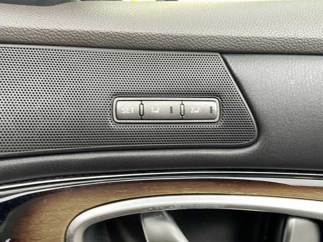 日産 シーマ ハイブリッド VIP G 福岡県 2014(平26)年 17.2万km ガーネットブラック 純正メーカーナビ/（AM/FM/CD/DVD/AUX/ワンセグTV）/横滑り防止/クルーズコントロール追従あり/後部座席用モニター×2/パワーシート（運転席/助手席）/BOSEスピーカー/サンルーフ/シートメモリー/シートクーラー（全席）/シートヒーター（全席）/ETC/プッシュスタート/ドライブレコーダー前/純正フロアマット/純正アルミホイール/オッドマン（助手席）/オートライト/フォグランプ/電格ミラー/取扱説明書/スペアキー×１