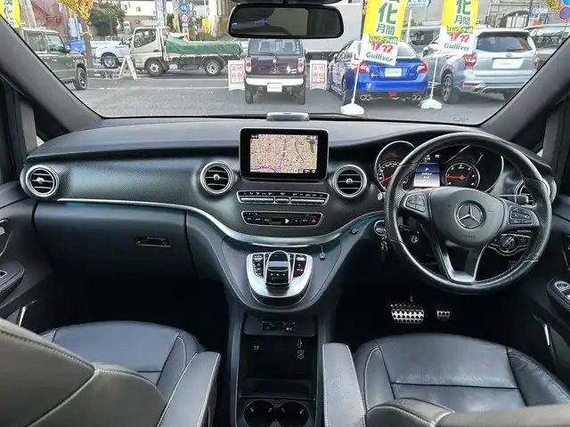 メルセデス・ベンツ Ｖ２２０ d スポーツ ロング 東京都 2017(平29)年 1.9万km ブリリアントシルバー ワンオーナー/パノラミックスライディングルーフ/レーダーセーフティパッケージ/ブラインドスポットモニター/ディストロニックプラス/レーンキーピングアシスト/CPA(衝突警告システム)/PRE-SAFE/両側パワースライドドア/純正HDDナビ/　DVD/CD/Bluetooth/バックカメラ/Burmesterサラウンドサウンドシステム/後席モニター/レザーシート/パワーシート/シートヒーター/メモリーシート/純正19インチアルミホイール/パワーバックドア/LEDヘッドライト/コーナリングライト/アダプティブハイビームシステム/ETC2.0/サイドシルスポイラー/アンビエントランプ/コーナーセンサー/フロアマット/ステンレスペダル/保証書/取扱説明書