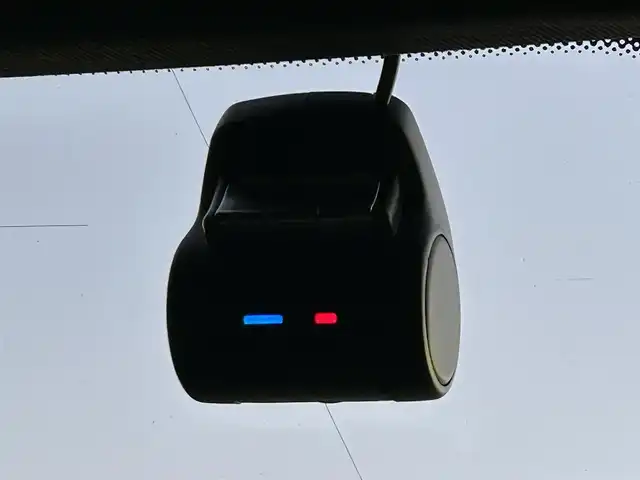 メルセデス・ベンツ Ｖ２２０ d スポーツ ロング 東京都 2017(平29)年 1.9万km ブリリアントシルバー ワンオーナー/パノラミックスライディングルーフ/レーダーセーフティパッケージ/ブラインドスポットモニター/ディストロニックプラス/レーンキーピングアシスト/CPA(衝突警告システム)/PRE-SAFE/両側パワースライドドア/純正HDDナビ/　DVD/CD/Bluetooth/バックカメラ/Burmesterサラウンドサウンドシステム/後席モニター/レザーシート/パワーシート/シートヒーター/メモリーシート/純正19インチアルミホイール/パワーバックドア/LEDヘッドライト/コーナリングライト/アダプティブハイビームシステム/ETC2.0/サイドシルスポイラー/アンビエントランプ/コーナーセンサー/フロアマット/ステンレスペダル/保証書/取扱説明書