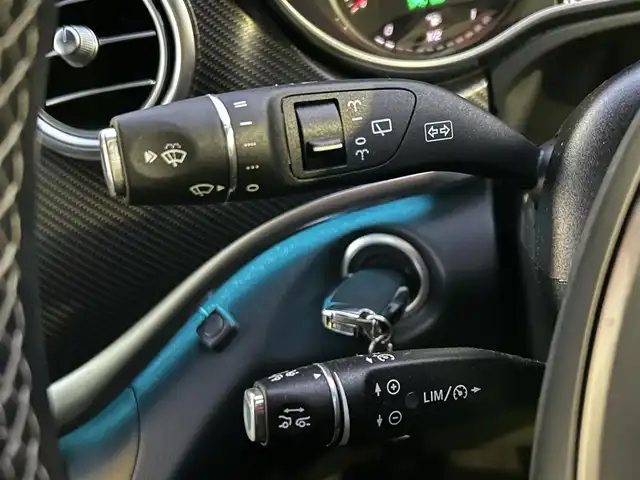 メルセデス・ベンツ Ｖ２２０ d スポーツ ロング 東京都 2017(平29)年 1.9万km ブリリアントシルバー ワンオーナー/パノラミックスライディングルーフ/レーダーセーフティパッケージ/ブラインドスポットモニター/ディストロニックプラス/レーンキーピングアシスト/CPA(衝突警告システム)/PRE-SAFE/両側パワースライドドア/純正HDDナビ/　DVD/CD/Bluetooth/バックカメラ/Burmesterサラウンドサウンドシステム/後席モニター/レザーシート/パワーシート/シートヒーター/メモリーシート/純正19インチアルミホイール/パワーバックドア/LEDヘッドライト/コーナリングライト/アダプティブハイビームシステム/ETC2.0/サイドシルスポイラー/アンビエントランプ/コーナーセンサー/フロアマット/ステンレスペダル/保証書/取扱説明書