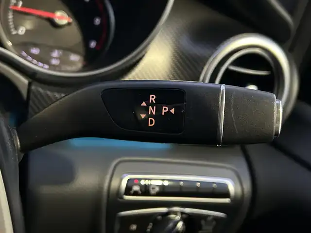 メルセデス・ベンツ Ｖ２２０ d スポーツ ロング 東京都 2017(平29)年 1.9万km ブリリアントシルバー ワンオーナー/パノラミックスライディングルーフ/レーダーセーフティパッケージ/ブラインドスポットモニター/ディストロニックプラス/レーンキーピングアシスト/CPA(衝突警告システム)/PRE-SAFE/両側パワースライドドア/純正HDDナビ/　DVD/CD/Bluetooth/バックカメラ/Burmesterサラウンドサウンドシステム/後席モニター/レザーシート/パワーシート/シートヒーター/メモリーシート/純正19インチアルミホイール/パワーバックドア/LEDヘッドライト/コーナリングライト/アダプティブハイビームシステム/ETC2.0/サイドシルスポイラー/アンビエントランプ/コーナーセンサー/フロアマット/ステンレスペダル/保証書/取扱説明書