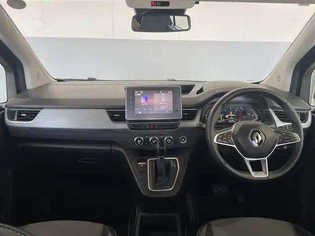 ルノー ルノー カングー クレアティフ 静岡県 2024(令6)年 1.6万km ジョンアグリュム ワンオーナー/純正ディスプレイオーディオ/・Bluetooth/・Apple Carplay /Android Auto/・バックカメラ/ETC/アダプティブクルーズコントロール/レーンキープアシスト/衝突軽減ブレーキ/LEDヘッドライト