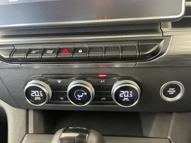 ルノー ルノー カングー クレアティフ 静岡県 2024(令6)年 1.6万km ジョンアグリュム ワンオーナー/純正ディスプレイオーディオ/・Bluetooth/・Apple Carplay /Android Auto/・バックカメラ/ETC/アダプティブクルーズコントロール/レーンキープアシスト/衝突軽減ブレーキ/LEDヘッドライト