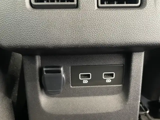 ルノー ルノー カングー クレアティフ 静岡県 2024(令6)年 1.6万km ジョンアグリュム ワンオーナー/純正ディスプレイオーディオ/・Bluetooth/・Apple Carplay /Android Auto/・バックカメラ/ETC/アダプティブクルーズコントロール/レーンキープアシスト/衝突軽減ブレーキ/LEDヘッドライト