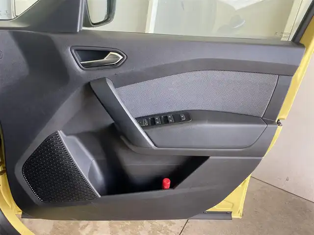 ルノー ルノー カングー クレアティフ 静岡県 2024(令6)年 1.6万km ジョンアグリュム ワンオーナー/純正ディスプレイオーディオ/・Bluetooth/・Apple Carplay /Android Auto/・バックカメラ/ETC/アダプティブクルーズコントロール/レーンキープアシスト/衝突軽減ブレーキ/LEDヘッドライト