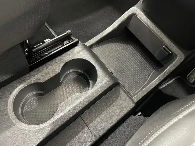 ルノー ルノー カングー クレアティフ 静岡県 2024(令6)年 1.6万km ジョンアグリュム ワンオーナー/純正ディスプレイオーディオ/・Bluetooth/・Apple Carplay /Android Auto/・バックカメラ/ETC/アダプティブクルーズコントロール/レーンキープアシスト/衝突軽減ブレーキ/LEDヘッドライト