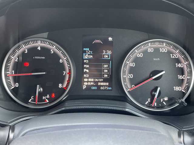 トヨタ ノア S－G 神奈川県 2022(令4)年 0.6万km アティチュードブラックマイカ ワンオーナー/サイドリフトアップチルトシート装着車(リモコン付)/純正ナビ(BT/USB/ラジオ)/フルセグTV/DVDデッキ/パノラマビューモニター/トヨタセーフティセンス/パーキングアシスト/レーンキープアシスト/左側パワースライドドア/クリアランスソナー/ビルトインETC2.0/スマートキー　2本/LEDヘッドライト/フォグランプ/保証書/取扱説明書