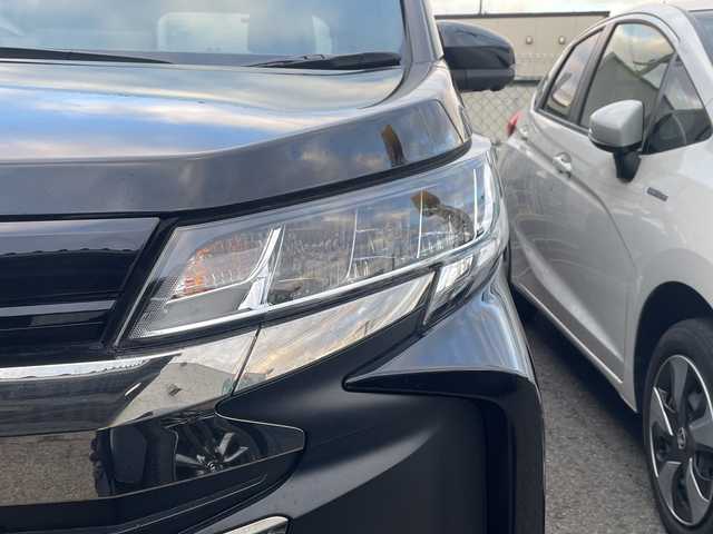 トヨタ ノア S－G 神奈川県 2022(令4)年 0.6万km アティチュードブラックマイカ ワンオーナー/サイドリフトアップチルトシート装着車(リモコン付)/純正ナビ(BT/USB/ラジオ)/フルセグTV/DVDデッキ/パノラマビューモニター/トヨタセーフティセンス/パーキングアシスト/レーンキープアシスト/左側パワースライドドア/クリアランスソナー/ビルトインETC2.0/スマートキー　2本/LEDヘッドライト/フォグランプ/保証書/取扱説明書