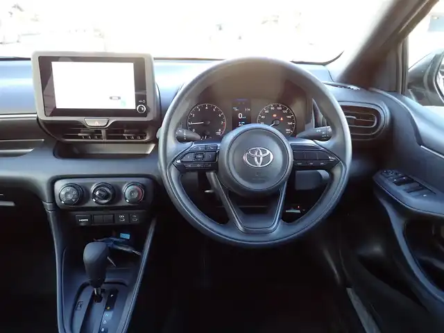 トヨタ ヤリス X 千葉県 2025(令7)年 0.1千km アバンギャルドブロンズメタリック 8インチディスプレイオーディオ/・AM/FMチューナー（ワイドFM対応）/・USB入力（動画・音楽再生/給電type-C）/・HDMI入力端子/・Apple CarPlay/Android Auto対応/・Miracast対応/・Blue tooth対応（ハンズフリー/オーディオ）/バックガイドモニター/ETC車載器/プッシュスタート/スマートキー2本/Toyota safety sense/・プリクラッシュセーフティ/・レーントレーシングアシスト/・レーンディパーチャーアラート/・レーダークルーズコントロール/・オートマチックハイビーム/・ロードサインアシスト/・発進遅れ告知機能/パーキングサポートブレーキ/サイド/カーテンシールドエアバッグ/保証書/取扱説明書/禁煙車