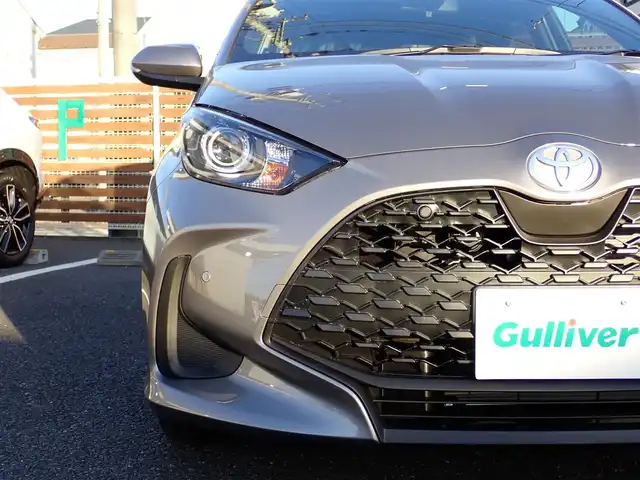 トヨタ ヤリス X 千葉県 2025(令7)年 0.1千km アバンギャルドブロンズメタリック 8インチディスプレイオーディオ/・AM/FMチューナー（ワイドFM対応）/・USB入力（動画・音楽再生/給電type-C）/・HDMI入力端子/・Apple CarPlay/Android Auto対応/・Miracast対応/・Blue tooth対応（ハンズフリー/オーディオ）/バックガイドモニター/ETC車載器/プッシュスタート/スマートキー2本/Toyota safety sense/・プリクラッシュセーフティ/・レーントレーシングアシスト/・レーンディパーチャーアラート/・レーダークルーズコントロール/・オートマチックハイビーム/・ロードサインアシスト/・発進遅れ告知機能/パーキングサポートブレーキ/サイド/カーテンシールドエアバッグ/保証書/取扱説明書/禁煙車