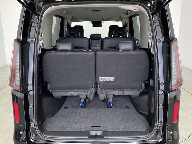 日産 セレナ ハイウェイスター V 新潟県 2023(令5)年 4.4万km ダイヤモンドブラック 純正ナビ/フルセグTV/アラウンドビューモニター/Bluetooth/USB//ビルトインETC２．０/プロパイロット/インテリジェントクルーズコントロール/インテリジェントルームミラー/パドルシフト/BSM/LEDヘッドライト/スペアキー1本/保証書/取扱説明書