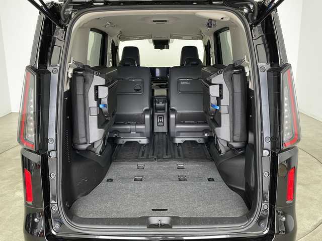 日産 セレナ ハイウェイスター V 新潟県 2023(令5)年 4.4万km ダイヤモンドブラック 純正ナビ/フルセグTV/アラウンドビューモニター/Bluetooth/USB//ビルトインETC２．０/プロパイロット/インテリジェントクルーズコントロール/インテリジェントルームミラー/パドルシフト/BSM/LEDヘッドライト/スペアキー1本/保証書/取扱説明書
