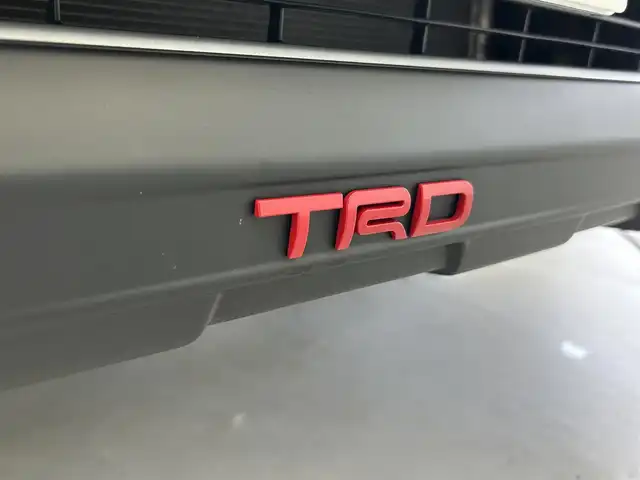 トヨタ ＲＡＶ４ アドベンチャー 大分県 2024(令6)年 0.4万km アティチュードブラックマイカ サンルーフ/ルーフレール/TRDフロントロアガーニッシュ/TRDフロントバンパーガーニッシュ（LED付）/10.5インチディスプレイオーディオ（コネクティッドナビ対応）Plus/【AM/FM/Bluetooth/フルセグTV/USB】/バックカメラ/ビルトインETC2.0 /デジタルインナーミラー/パワーバックドア/パワーシート（運転席）/シートヒーター（運転席/助手席）/ハンドルヒーター/トヨタセーフティセンス/衝突軽減ブレーキ/クルーズコントロール（追従有）/レーンキープアシスト/オートライト/LEDヘッドライド/プッシュスタート/スマートキー