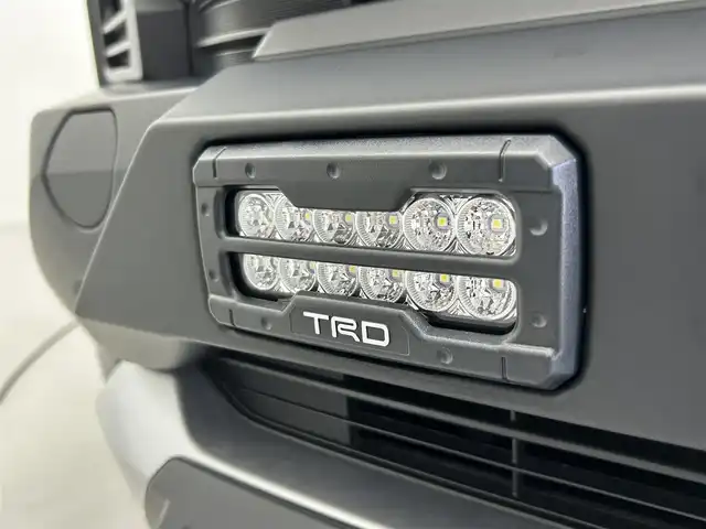 トヨタ ＲＡＶ４ アドベンチャー 大分県 2024(令6)年 0.4万km アティチュードブラックマイカ サンルーフ/ルーフレール/TRDフロントロアガーニッシュ/TRDフロントバンパーガーニッシュ（LED付）/10.5インチディスプレイオーディオ（コネクティッドナビ対応）Plus/【AM/FM/Bluetooth/フルセグTV/USB】/バックカメラ/ビルトインETC2.0 /デジタルインナーミラー/パワーバックドア/パワーシート（運転席）/シートヒーター（運転席/助手席）/ハンドルヒーター/トヨタセーフティセンス/衝突軽減ブレーキ/クルーズコントロール（追従有）/レーンキープアシスト/オートライト/LEDヘッドライド/プッシュスタート/スマートキー