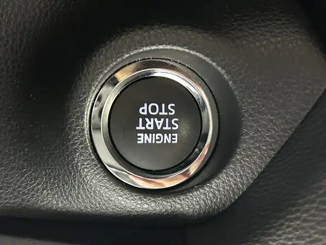 トヨタ ＲＡＶ４ アドベンチャー 大分県 2024(令6)年 0.4万km アティチュードブラックマイカ サンルーフ/ルーフレール/TRDフロントロアガーニッシュ/TRDフロントバンパーガーニッシュ（LED付）/10.5インチディスプレイオーディオ（コネクティッドナビ対応）Plus/【AM/FM/Bluetooth/フルセグTV/USB】/バックカメラ/ビルトインETC2.0 /デジタルインナーミラー/パワーバックドア/パワーシート（運転席）/シートヒーター（運転席/助手席）/ハンドルヒーター/トヨタセーフティセンス/衝突軽減ブレーキ/クルーズコントロール（追従有）/レーンキープアシスト/オートライト/LEDヘッドライド/プッシュスタート/スマートキー