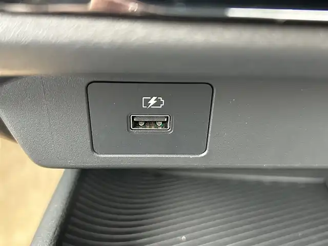 日産 ノート X 岡山県 2021(令3)年 3.3万km スーパーブラック 純正ナビ　/(AM.FM.CD.TV.BT)/衝突軽減ブレーキ　/バックカメラ　/ブレーキホールド　/コーナーセンサー　/レーンキープアシスト　/オートライト　/オートマチックハイビーム　/横滑り防止装置　/社外１６インチＡＷ　/ＥＴＣ　/プッシュスタート
