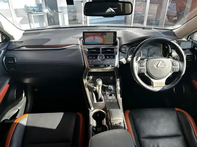 レクサス ＮＸ 300 バージョンL 富山県 2020(令2)年 6.6万km グラファイトブラックガラスフレーク 純正SDナビ/Bluetooth接続/フルセグテレビ/AM/FMラジオ/Miracast/黒革シート/サンルーフ/ACC/ブラインドスポットモニター/全席シートヒーター　/D/N席エアシート　/D/N席パワーシート/後席パワーリクライニング　/パワーバックドア　/ステアリングヒーター　/純正１８インチＡＷ/衝突軽減/盗難防止/コーナーセンサー/パークアシスト