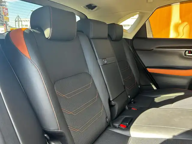 レクサス ＮＸ 300 バージョンL 富山県 2020(令2)年 6.6万km グラファイトブラックガラスフレーク 純正SDナビ/Bluetooth接続/フルセグテレビ/AM/FMラジオ/Miracast/黒革シート/サンルーフ/ACC/ブラインドスポットモニター/全席シートヒーター　/D/N席エアシート　/D/N席パワーシート/後席パワーリクライニング　/パワーバックドア　/ステアリングヒーター　/純正１８インチＡＷ/衝突軽減/盗難防止/コーナーセンサー/パークアシスト