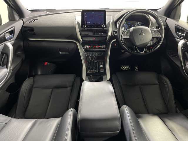 三菱 エクリプス クロス ＰＨＥＶ P 神奈川県 2021(令3)年 1.7万km ホワイトダイヤモンド e-Assist/・衝突被害軽減ブレーキシステム/・誤発進抑制機能（前進＆後退時）/・車線逸脱警報システム/・オートマチックハイビーム/・後側方車両検知警報システム（レーンチェンジアシスト機能付き）/・後退時交差車両検知警報システム/純正ディスプレイオーディオ/・BT/フルセグTV/USB/AM/FM/全方位カメラ/サンルーフ/レザーシート/パワーシート(D/N)/シートヒーター(D/N)/電動サイドブレーキ/オートホールド/革巻きステアリング/ステアリングスイッチ/パドルシフト/Autoライト/ステアリングヒーター/BSM/HUD/スマートキー/プッシュスタートボタン/AC1500W/バッテリー冷却/へヘッドライトレベライザー/ETC/前後ドライブレコーダー/コーナーセンサー/自動防眩ミラー/LEDヘッドライト/フォグランプ/電動格納ミラー/ウィンカーミラー/ルーフレール/純正フロアマット/純正アルミホイール