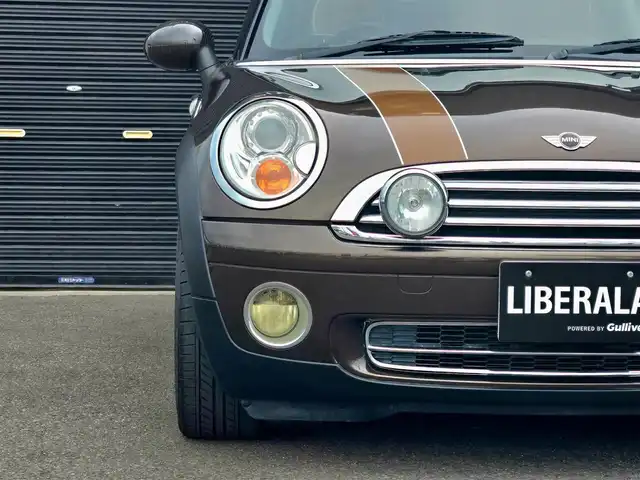 ＭＩＮＩ ミニ 50 メイフェア 山梨県 2010(平22)年 6.9万km 茶 限定車/MT車　/純正スタッドレスAW /茶革/ユーザー買取/シートヒーター/ＬＥＤヘッドライト（変更）/革巻きステアリング/ＡＵＸ/ラジオ/ＥＴＣ