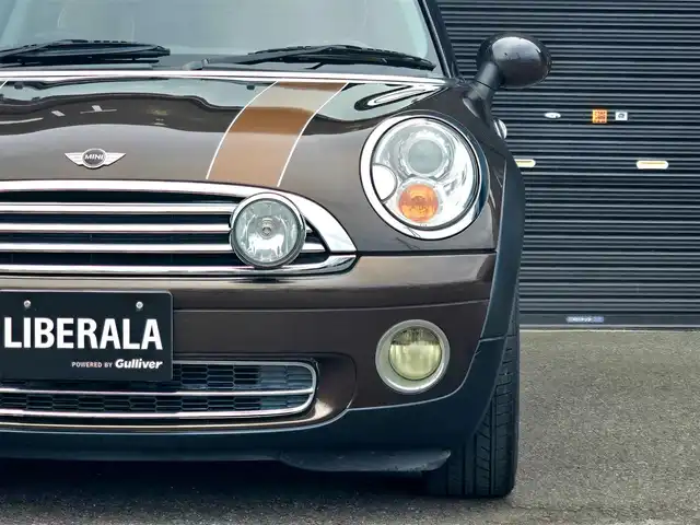 ＭＩＮＩ ミニ 50 メイフェア 山梨県 2010(平22)年 6.9万km 茶 限定車/MT車　/純正スタッドレスAW /茶革/ユーザー買取/シートヒーター/ＬＥＤヘッドライト（変更）/革巻きステアリング/ＡＵＸ/ラジオ/ＥＴＣ