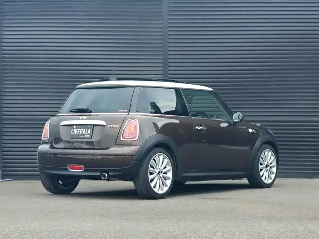 ＭＩＮＩ ミニ 50 メイフェア 山梨県 2010(平22)年 6.9万km 茶 限定車/MT車　/純正スタッドレスAW /茶革/ユーザー買取/シートヒーター/ＬＥＤヘッドライト（変更）/革巻きステアリング/ＡＵＸ/ラジオ/ＥＴＣ