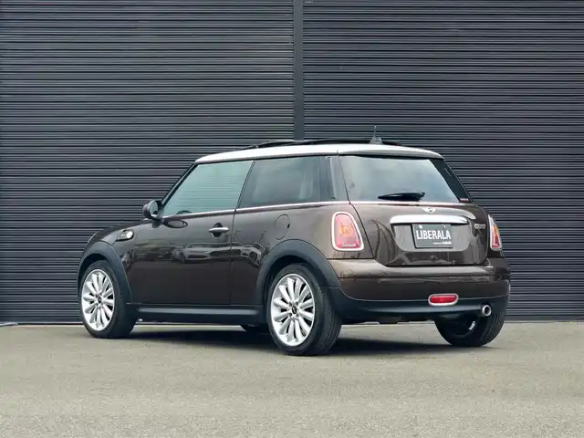ＭＩＮＩ ミニ 50 メイフェア 山梨県 2010(平22)年 6.9万km 茶 限定車/MT車　/純正スタッドレスAW /茶革/ユーザー買取/シートヒーター/ＬＥＤヘッドライト（変更）/革巻きステアリング/ＡＵＸ/ラジオ/ＥＴＣ