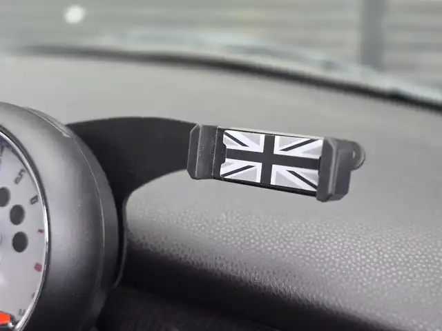 ＭＩＮＩ ミニ 50 メイフェア 山梨県 2010(平22)年 6.9万km 茶 限定車/MT車　/純正スタッドレスAW /茶革/ユーザー買取/シートヒーター/ＬＥＤヘッドライト（変更）/革巻きステアリング/ＡＵＸ/ラジオ/ＥＴＣ