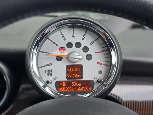 ＭＩＮＩ ミニ 50 メイフェア 山梨県 2010(平22)年 6.9万km 茶 限定車/MT車　/純正スタッドレスAW /茶革/ユーザー買取/シートヒーター/ＬＥＤヘッドライト（変更）/革巻きステアリング/ＡＵＸ/ラジオ/ＥＴＣ
