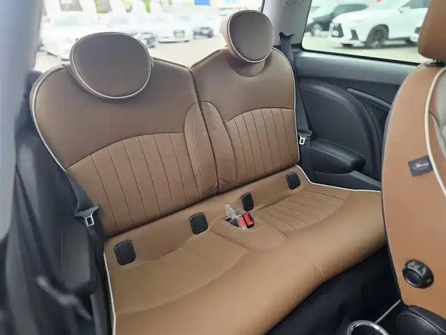 ＭＩＮＩ ミニ 50 メイフェア 山梨県 2010(平22)年 6.9万km 茶 限定車/MT車　/純正スタッドレスAW /茶革/ユーザー買取/シートヒーター/ＬＥＤヘッドライト（変更）/革巻きステアリング/ＡＵＸ/ラジオ/ＥＴＣ